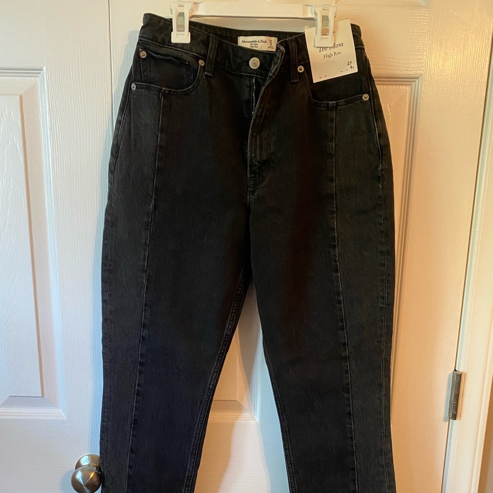 Abercrombie and Fitch mom jeans